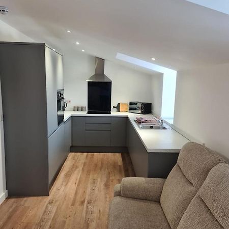 2 Bedroom Central Apartment Leek Buitenkant foto